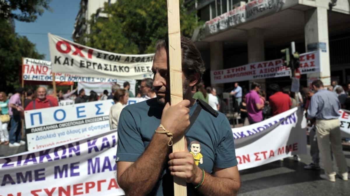 Grevă generală în presa greacă, din cauza tăierilor salariale şi a concedierilor