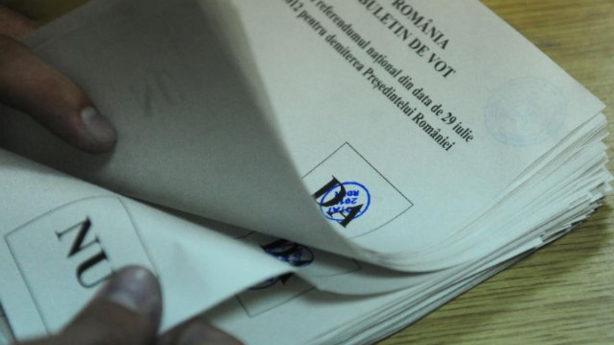 55.660 de români, suspecţi de vot multiplu la referendum