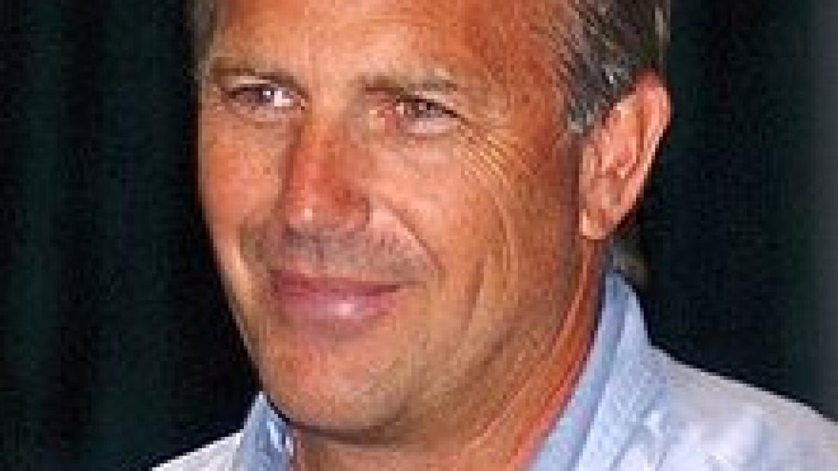 Kevin Costner a mulţumit "comunităţii cinematografice" din România, în discursul său de la Emmy