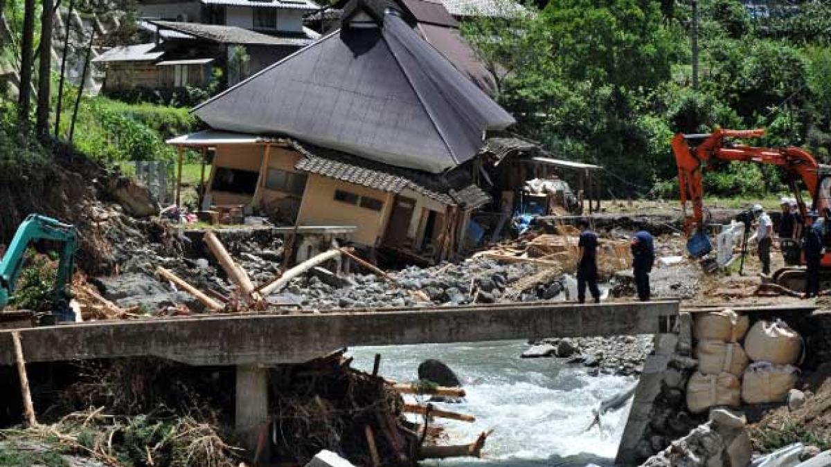 VIDEO. Taifunul loveşte din nou Japonia