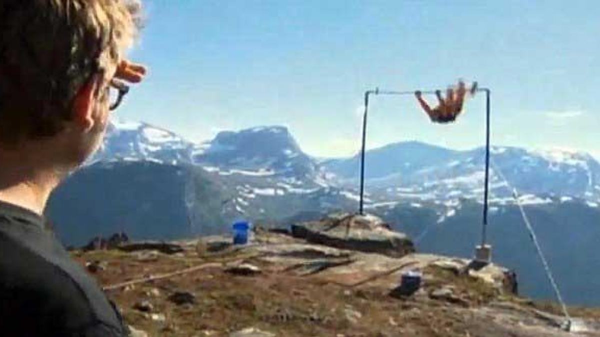 uimitor un moment de soc cand un iubitor de sport extrem a fost la un pas de dezastru