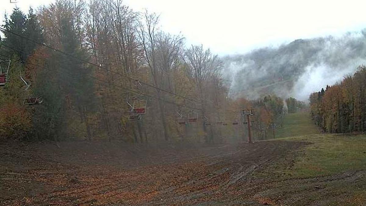 De astăzi, vremea se răceşte sever şi începe să ningă în mai multe zone din ţară. Vezi LIVE Webcam pe jurnalul.ro 