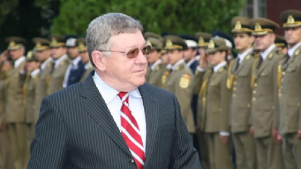 De ce a lipsit Băsescu de la Ziua Armatei din Carei