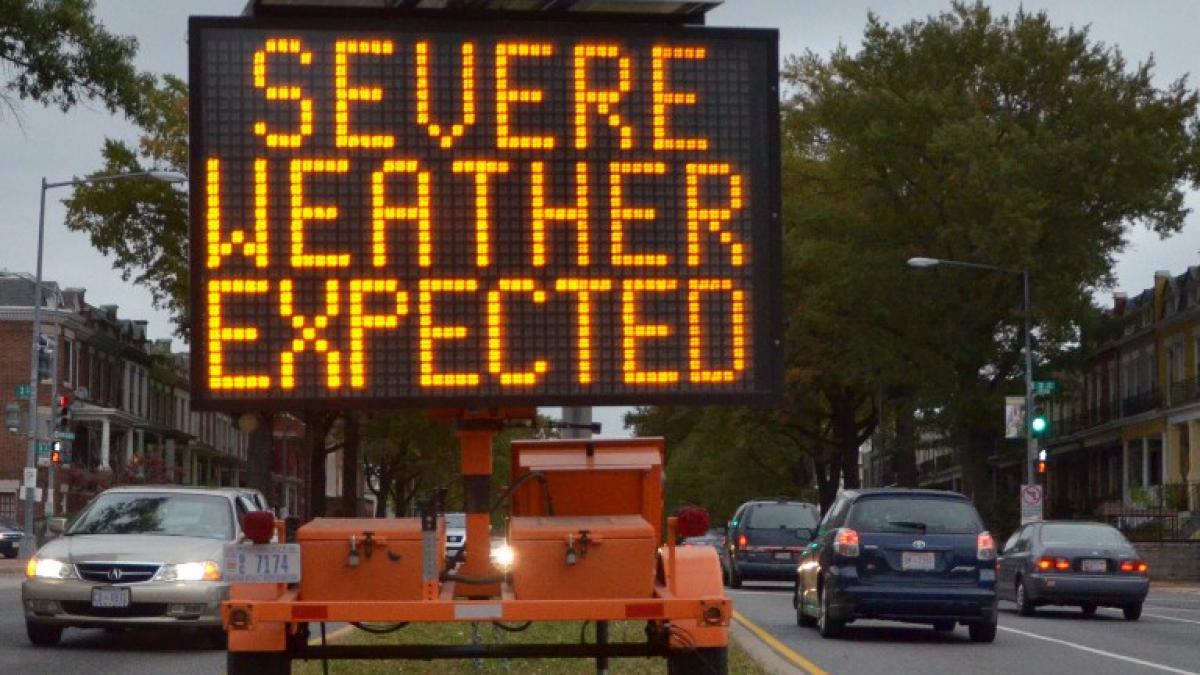 uraganul sandy paralizeaza sua sute de mii de oameni evacuati mii de curse aeriene blocate frankenstorm ameninta new jersey video