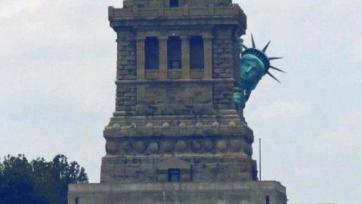 (Galerie foto) Uraganul Sandy a ajuns banc pe internet