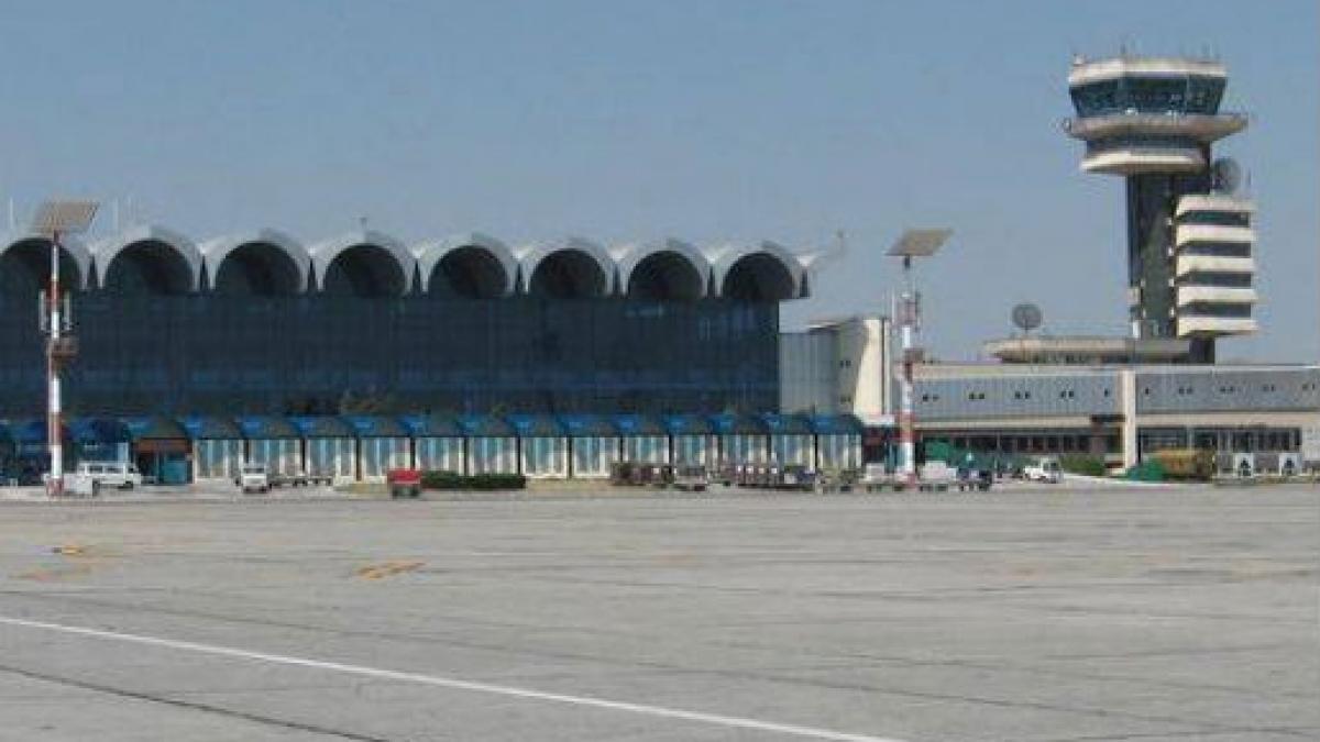 Un avion de tip Cargo a aterizat de urgenţă la Otopeni. Traficul de călători nu a fost afectat
