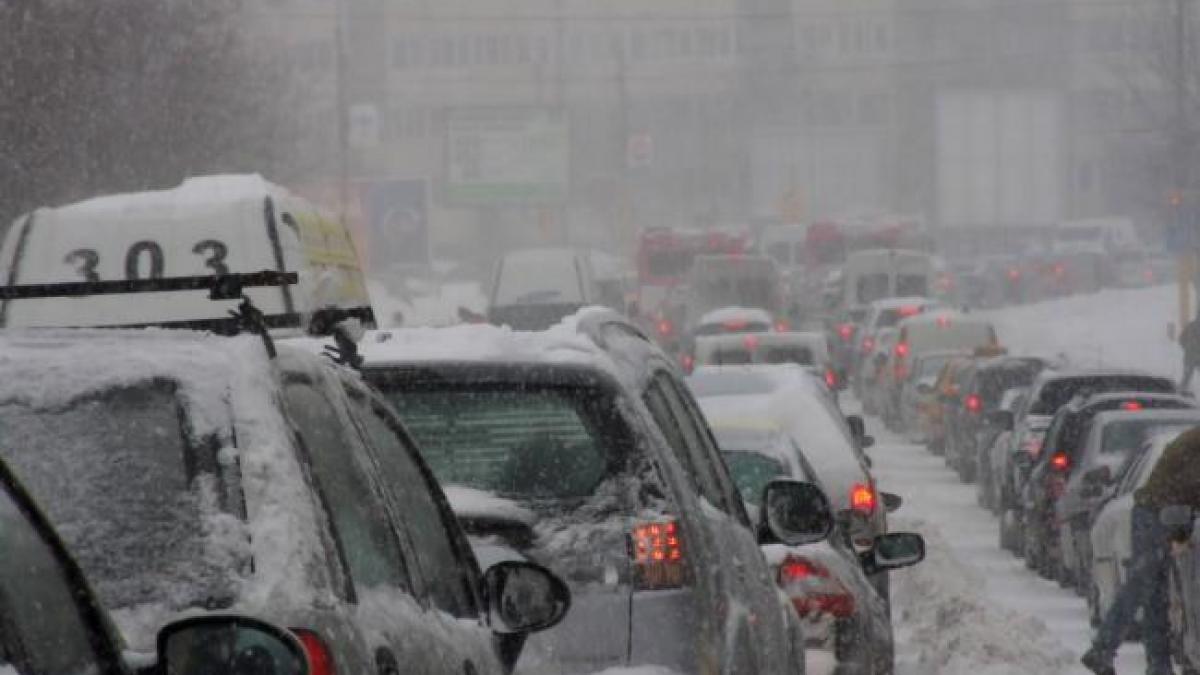 ALERTĂ pentru ŞOFERI de la PROTECŢIA CONSUMATORULUI. Cum trebuie să fie antigelul şi lichidul pentru spălat parbrizul