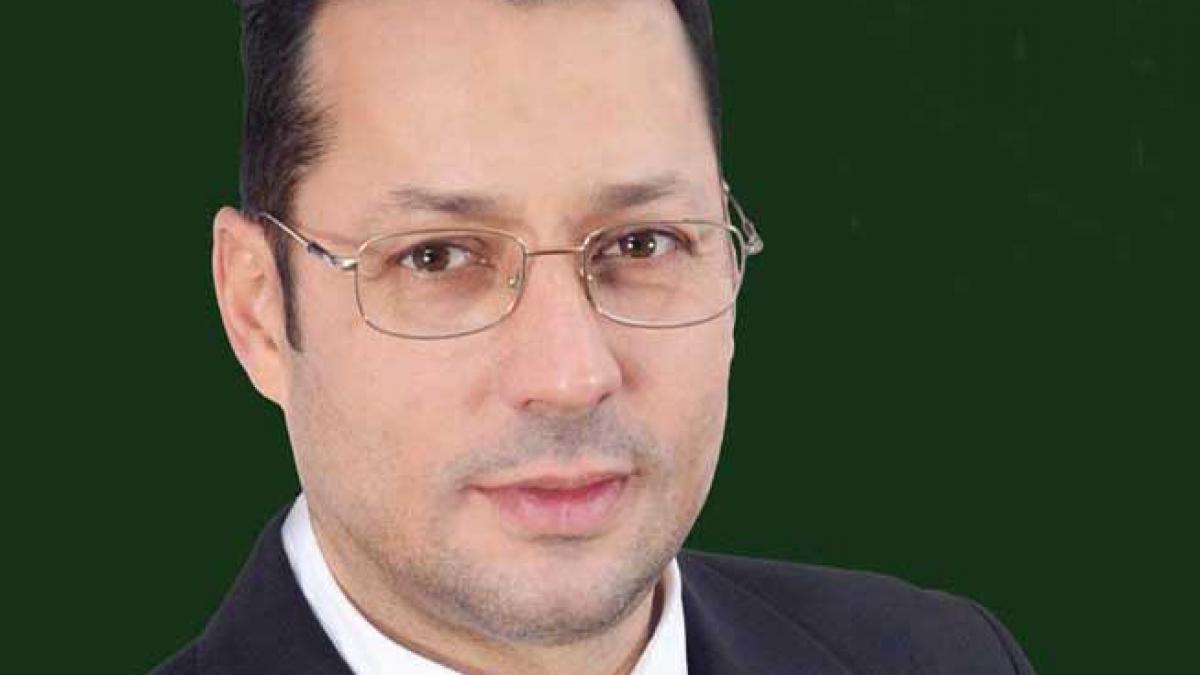 Sloganul unui candidat ieşean: "Fur mai puţin ca ei!"