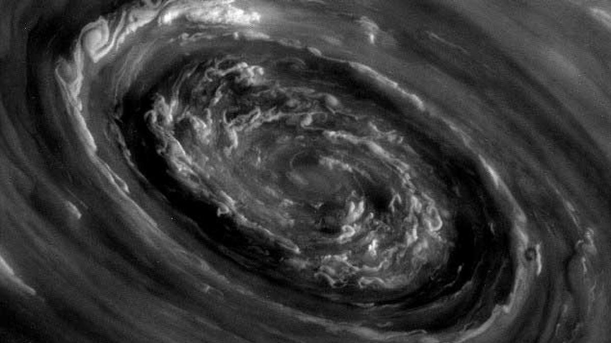 IMAGINI SPECTACULOASE. Super furtună surprinsă pe Saturn de o sondă NASA