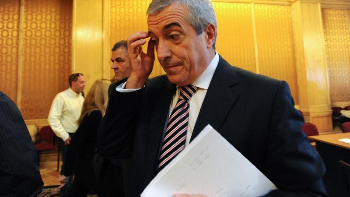 Tăriceanu: Guvernul Boc a luat o serie de măsuri stupide care au sufocat economia. Băsescu nu are căderea să dea lecţii economice