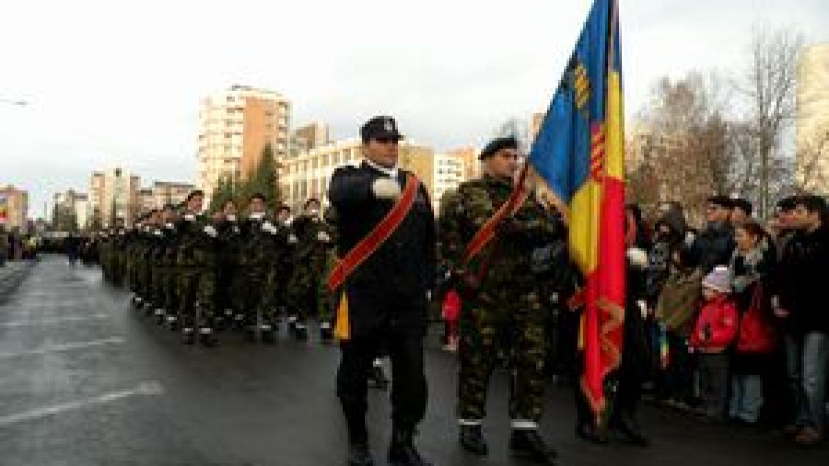 “Demonstraţie de forţă” de Ziua Naţională la Miercurea-Ciuc: “Au venit să păzească afişele autonomiste!” (VIDEO)