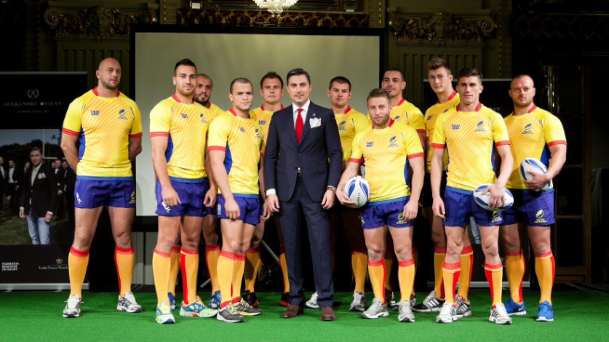 Echipa nationala de rugby a rupt gura showbizului! Uite-i pe stejari pozand tulburator pentru Alexandru Ciucu! (GALERIE FOTO)