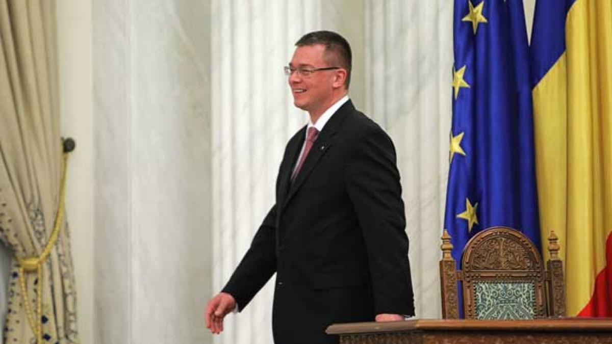 EXCLUSIV Primul ordin al lui MRU, ca premier al României: a comandat 21 de cartuşe de ţigări!