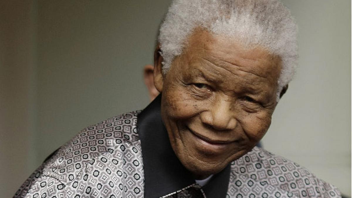 Nelson Mandela a fost internat într-un spital din Pretoria