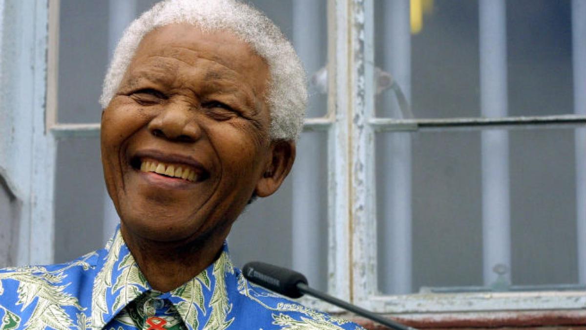 Nelson Mandela are o infecţie la plămâni