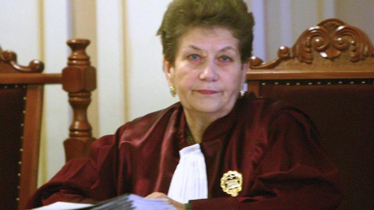 "Cât de curând am să te omor. Te trimit după Elodia!". Citeşte scrisoarea de ameninţare primită de judecătoarea CCR Aspazia Cojoaru