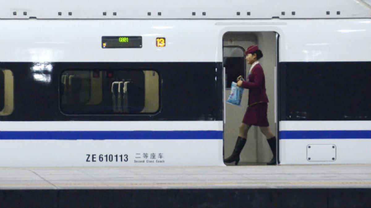 China a inaugurat cea mai lungă linie de tren de mare viteză. Este însă sigură?