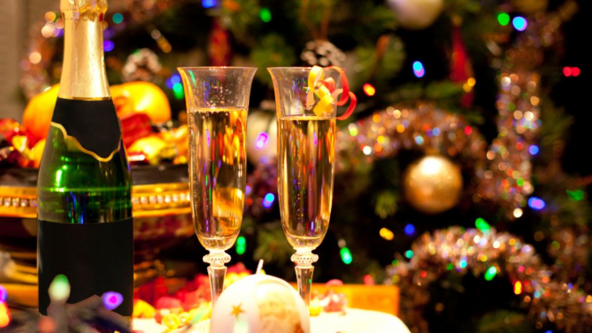 Noaptea de revelion la Bucureşti vs last minute în străinătate