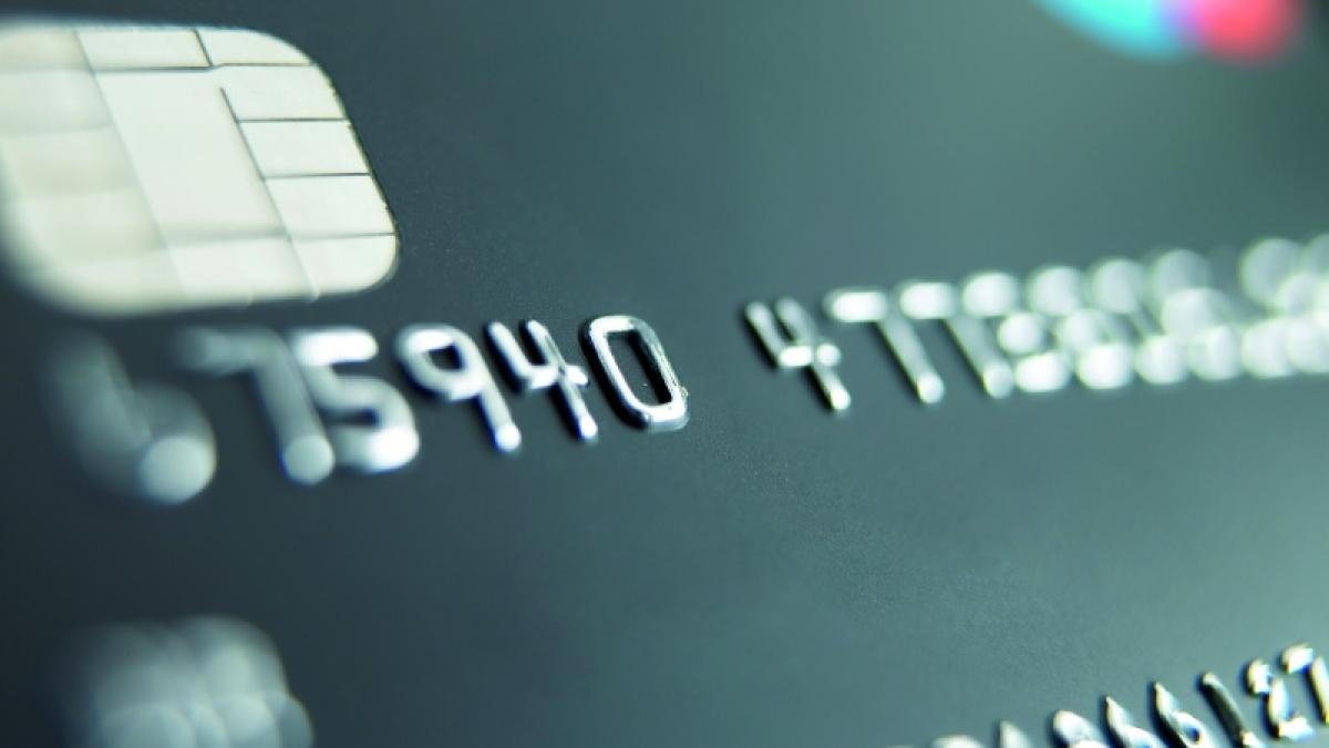 Descoperitul de cont vs cardul de credit