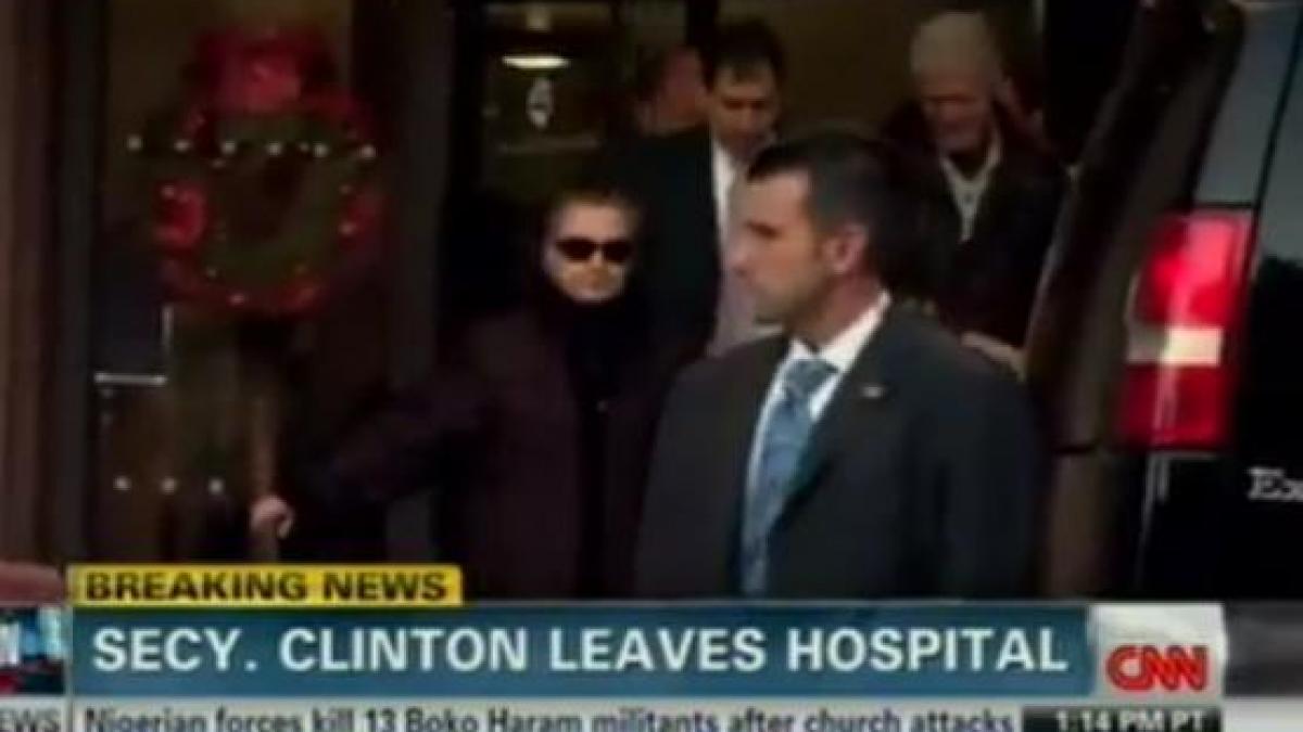 Hillary Clinton a fost externată, după patru zile de spitalizare. Secretarul de stat, la prima apariţie publică după o lună (VIDEO)