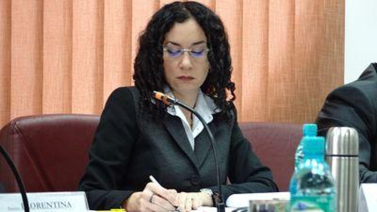 Hăineală s-a numit Hajnal. Lipsuri în biografia de familie a magistraţilor legaţi de Monica Macovei