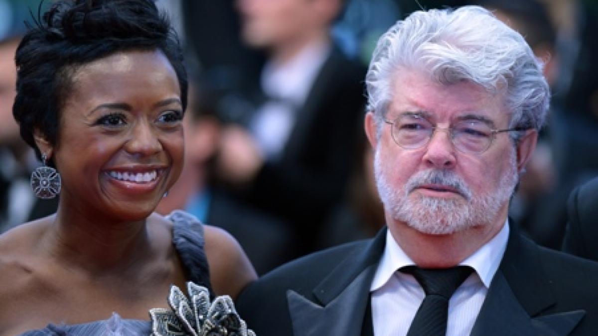 Regizorul George Lucas s-a logodit, la 68 de ani