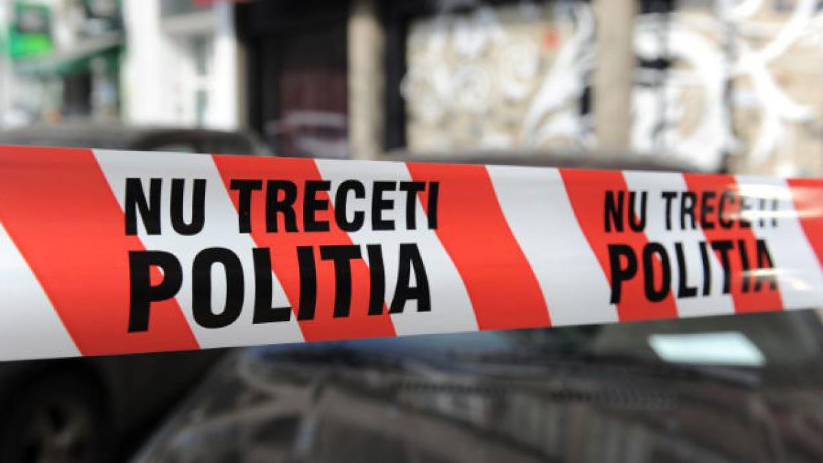 Un zugrav din Bucureşti şi-a pus capăt zilelor curentându-se