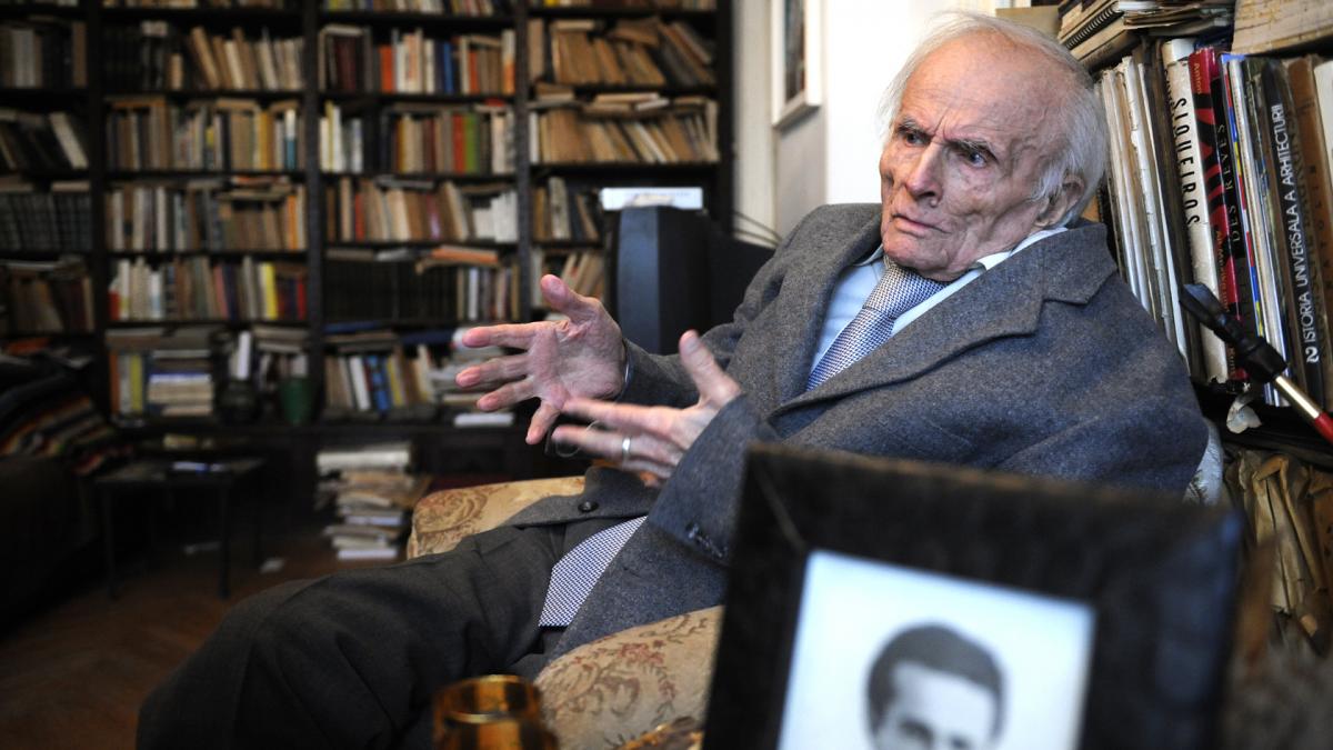DEZVĂLUIRI ULUITOARE. Despre Ceauşescu, Sadoveanu, Brucan, la începuturile comunismului în România