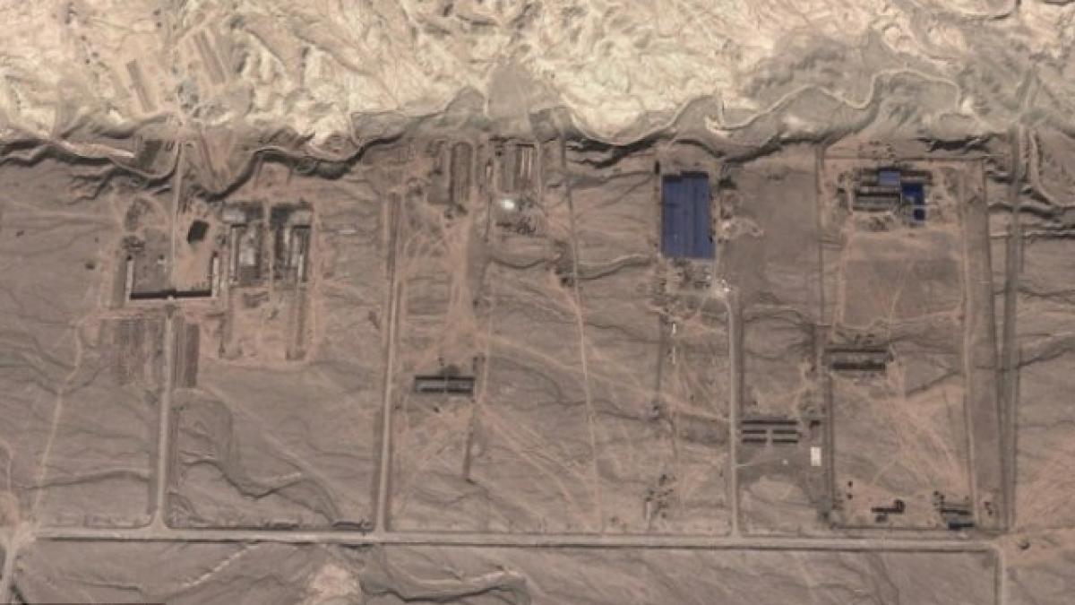 "Coduri" concepute pentru a fi citite de extratereştri. Structuri gigantice, descoperite de Google Earth, în deşertul din China
