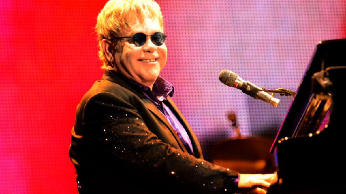 Sir Elton John a devenit tată pentru a doua oară