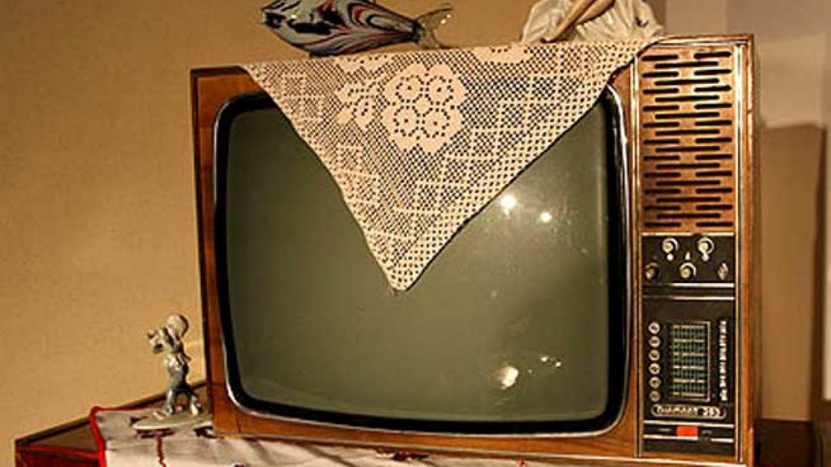 Englezii încă folosesc televizoarele alb-negru