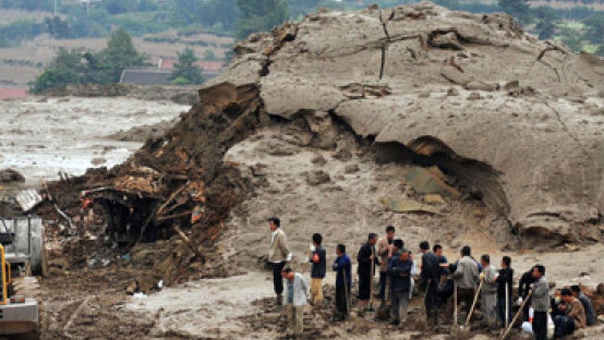 38 de oameni ucişi de o alunecare de teren în China