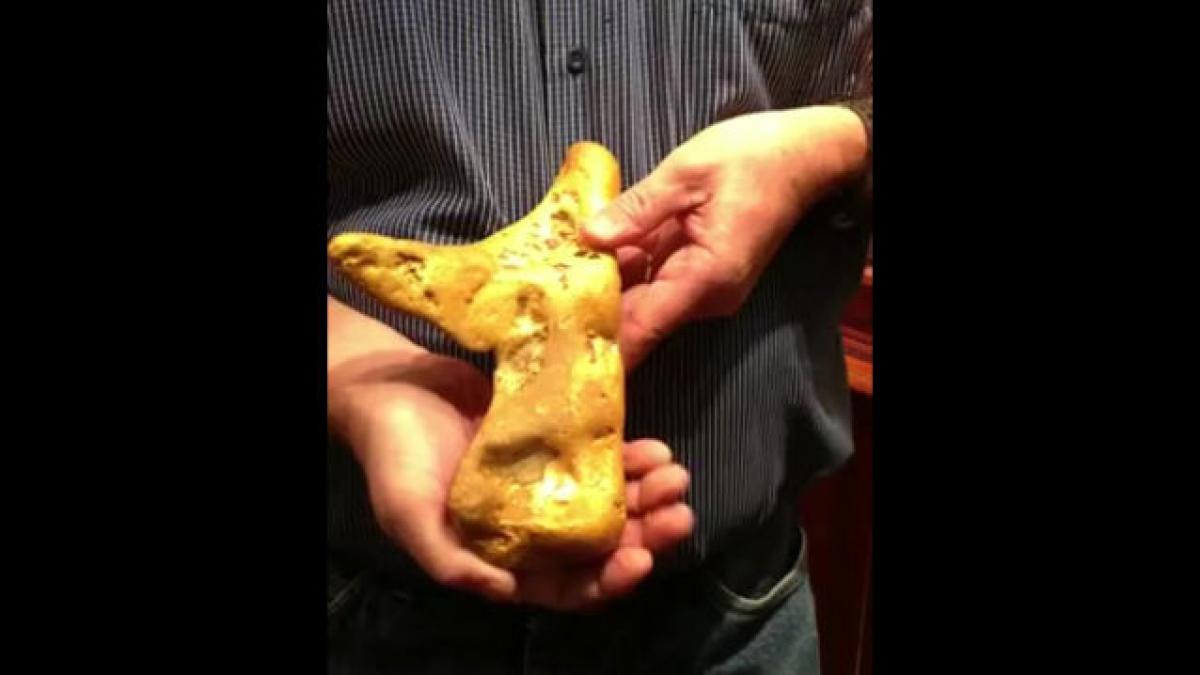 (VIDEO) Pepită de aur de 5,5 kilograme, găsită de un căutător amator din Australia