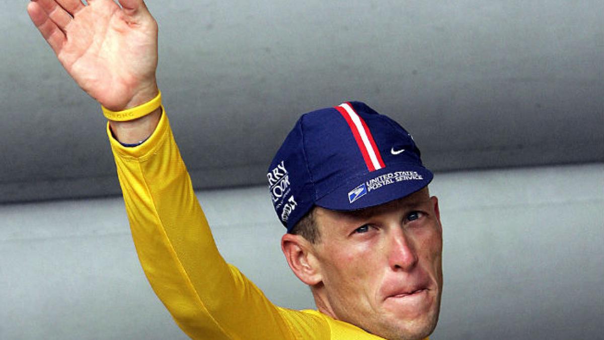 Lance Armstrong recunoaşte că nu putea câştiga Turul Franţei de 7 ori fără dopaj