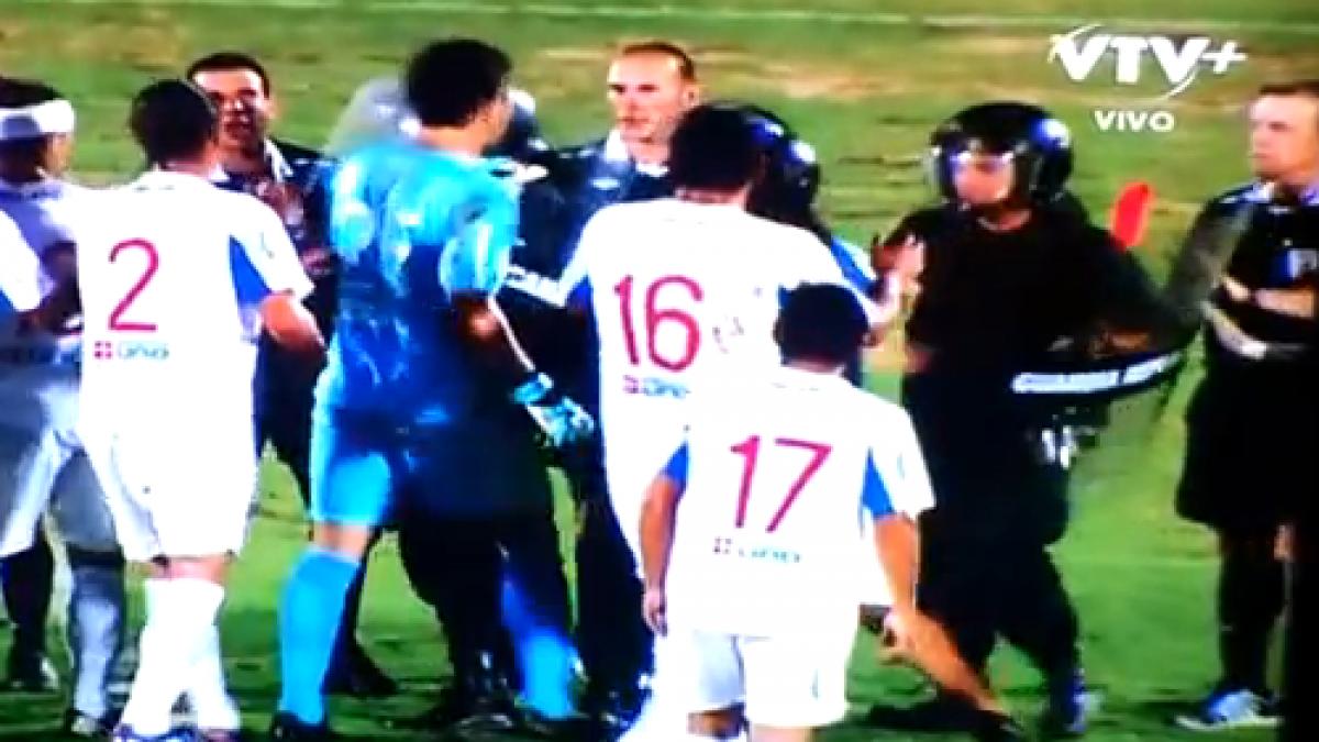 Măsură fără precedent în Uruguay: fotbalul a fost interzis 10 zile din cauza violenţelor (VIDEO)