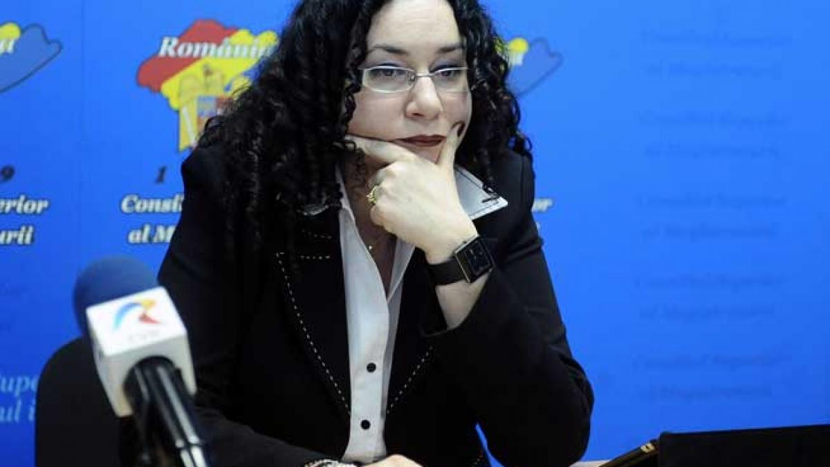 Contestatarii Oanei Hăineală, hăituiţi de DNA şi ANI