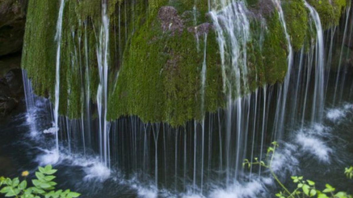 O cascadă din România, în topul cascadelor unice din lume (FOTO)