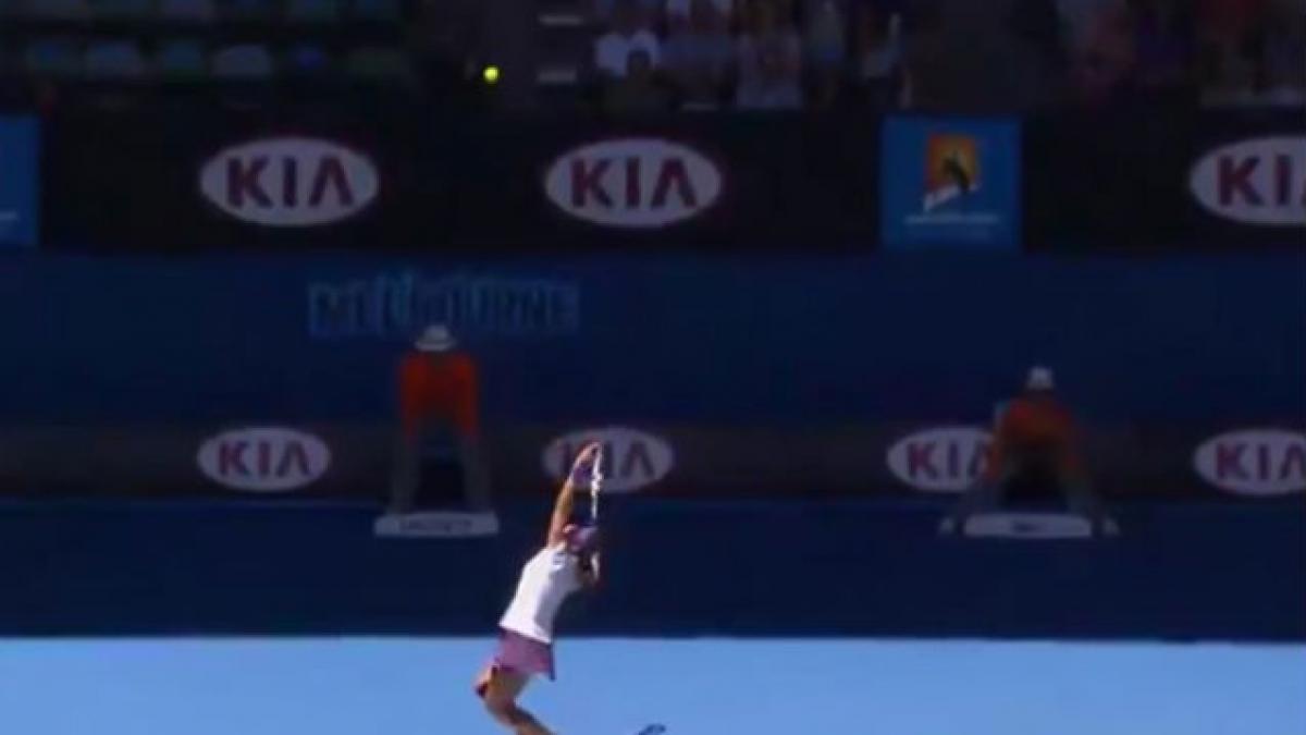 (VIDEO) Cel mai prost serviciu din istorie. Cum îl explică autoarea Na Li, acum în semifinale la Australian Open