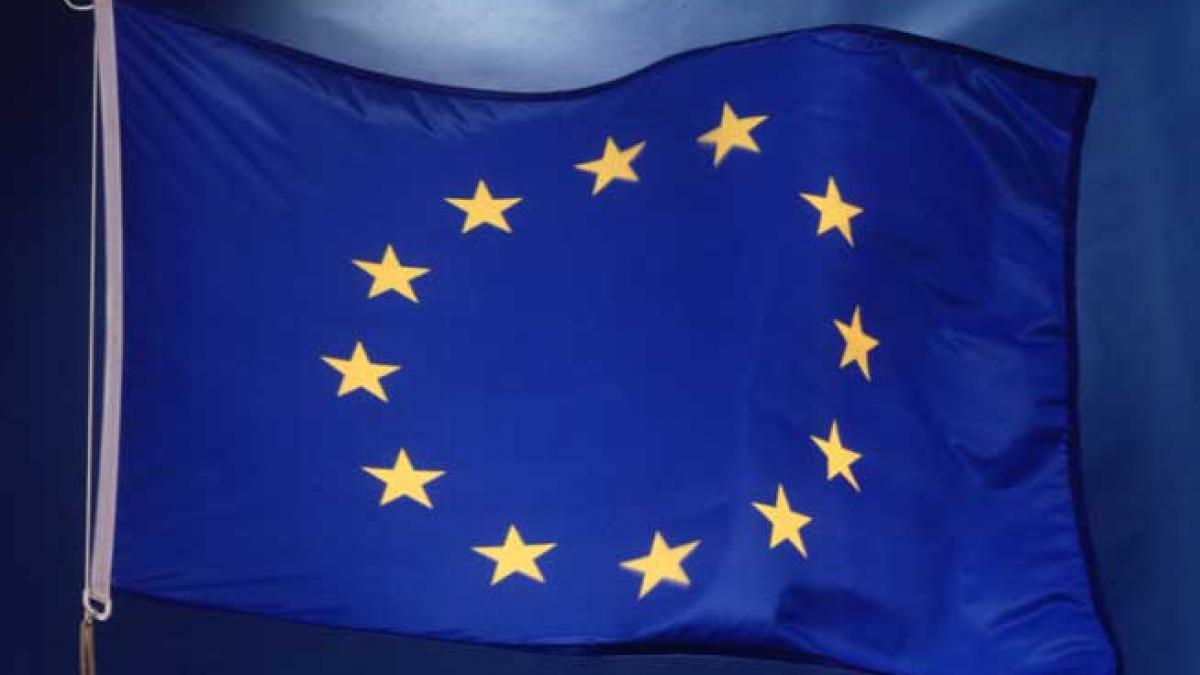 Funcţionari UE cu naşu’ în suflet până la prăsele