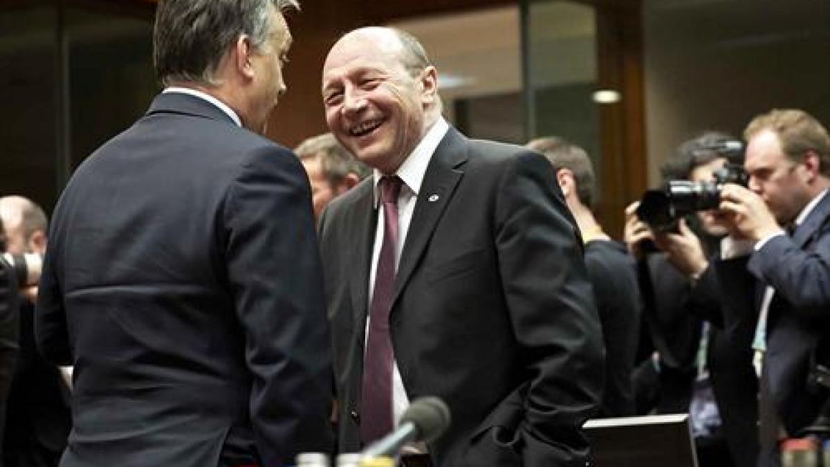 Băsescu, în scandalul steagurilor: „I-am spus lui Orban... ușor, ușor, ușor cu pianul pe scări!”