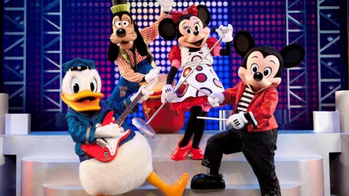 Întâlnire cu personajele din Mickey's Magic Show