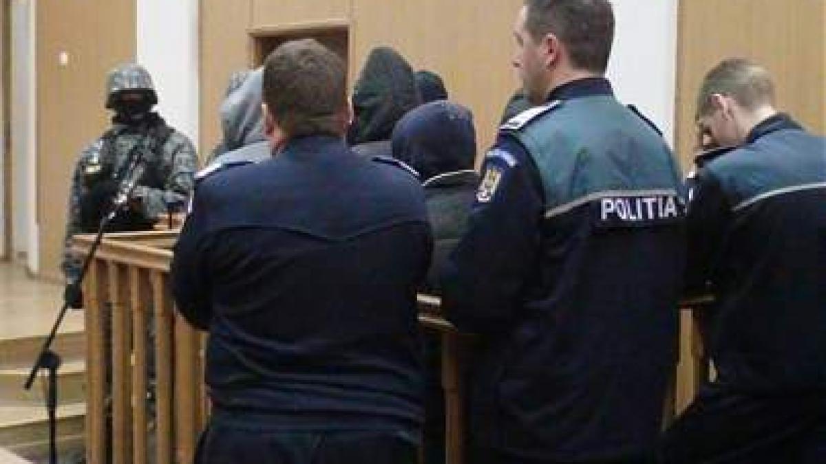 Fraţii Mararu, arestați pentru 29 de zile. Cei doi sunt acuzaţi că l-au plătit pe Vitalie Proca să-l ucidă pe pe liderul lumii interlope din Piatra Neamţ