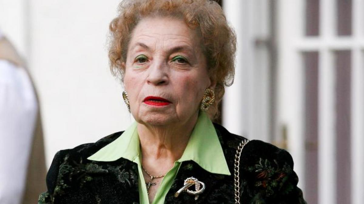 Avocata Paula Iacob, transportată de urgenţă la Spitalul Floreasca