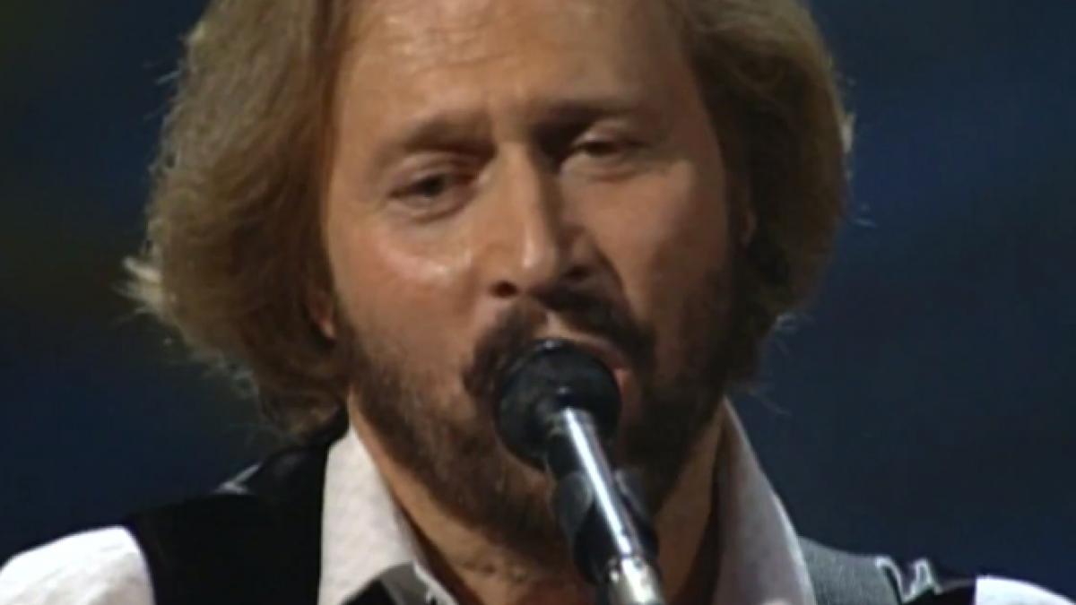 barry gibb ultimul supravietuitor al bee gees spune ca au fost la un pas de a deveni infractori