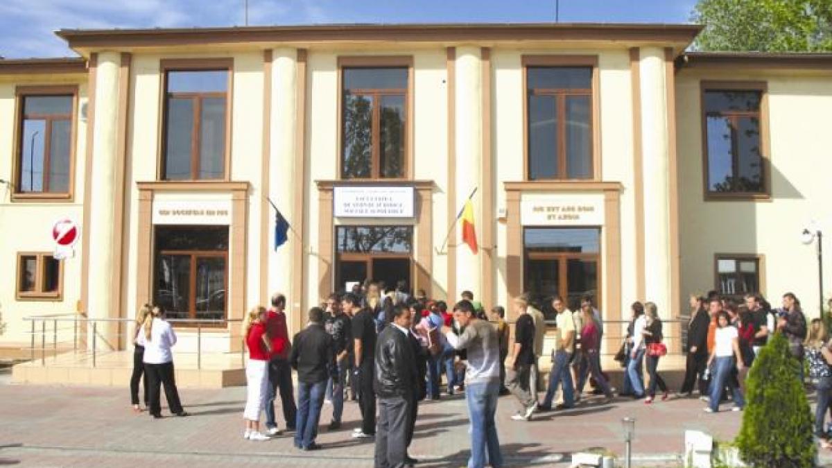  Profesorii au început executarea silită a universităților