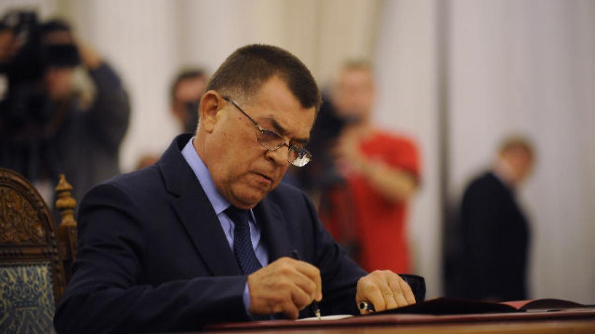 Radu Stroe: 95 % dintre autospecialele Poliţiei au depăşit normele pentru scoaterea din funcţiune