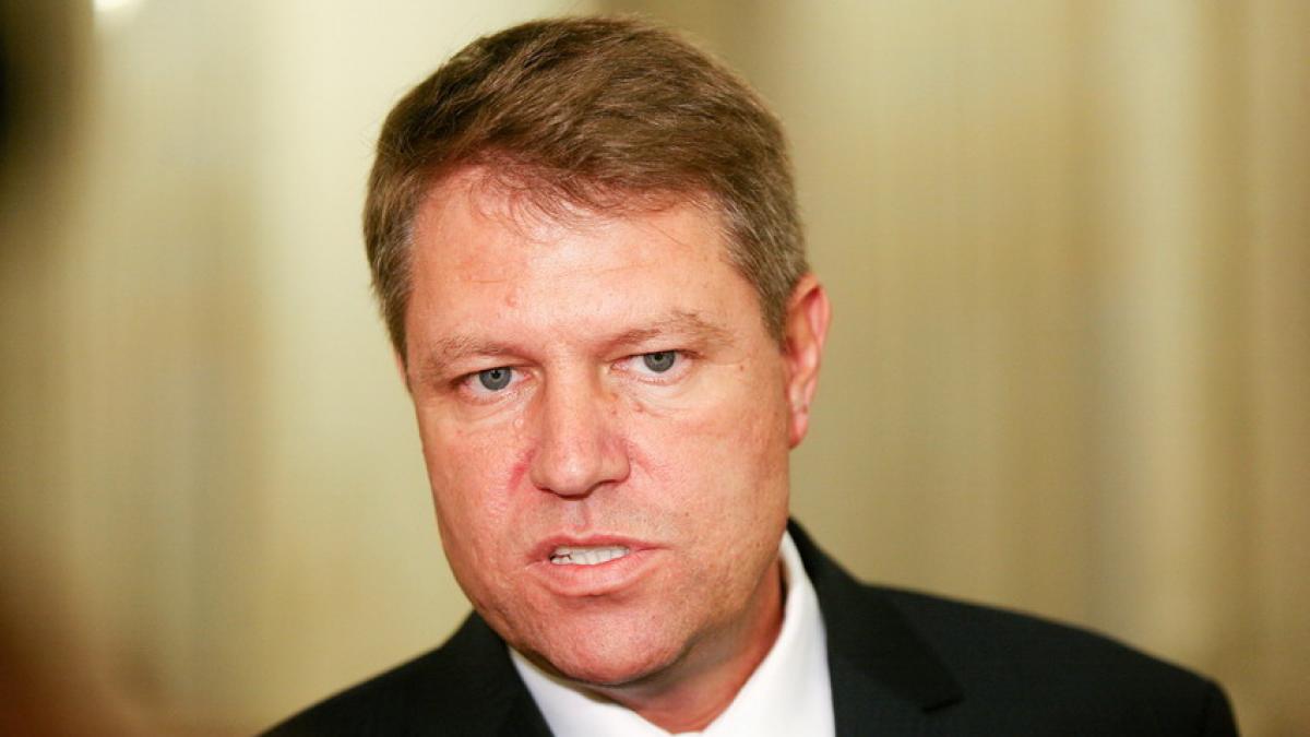 Iohannis este dispus să discute despre şefia PNL, dacă în 2014 Antonescu devine preşedinte  