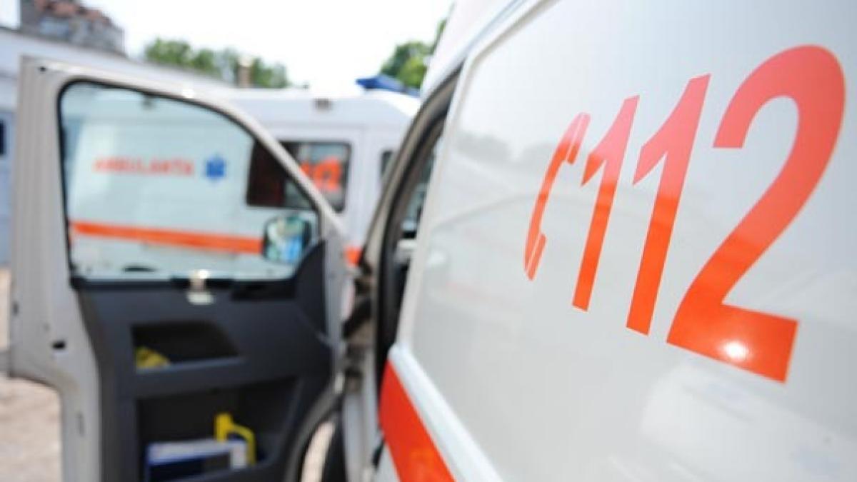Accident grav în Capitală. Trei oameni au fost răniţi, iar Pasajul Victoriei este închis