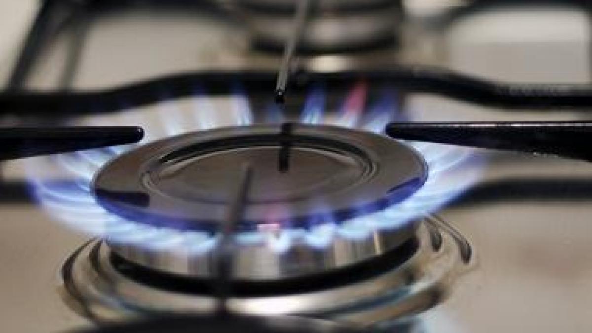 Peste 500.000 de persoane ar putea primi suplimentar până la 23 de lei/lună pentru energie electrică şi gaze