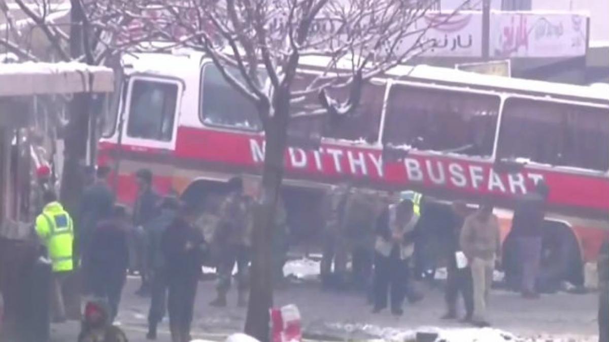 17 poliţişti şi civili afgani, împuşcaţi în somn de talibani